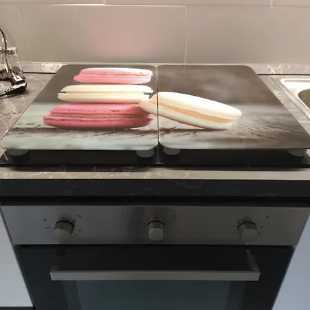 Un Oeil Sur La Cathédrale