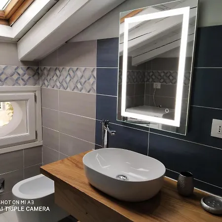 Un Oeil Sur La Cathedrale *