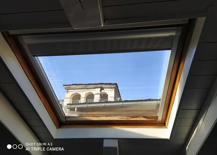 Un Oeil Sur La Cathedrale