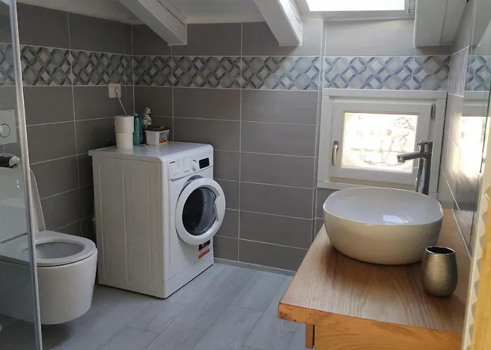 Un Oeil Sur La Cathedrale Aosta